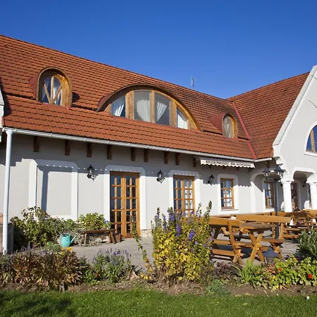 Koczor Winery & Guesthouse-3